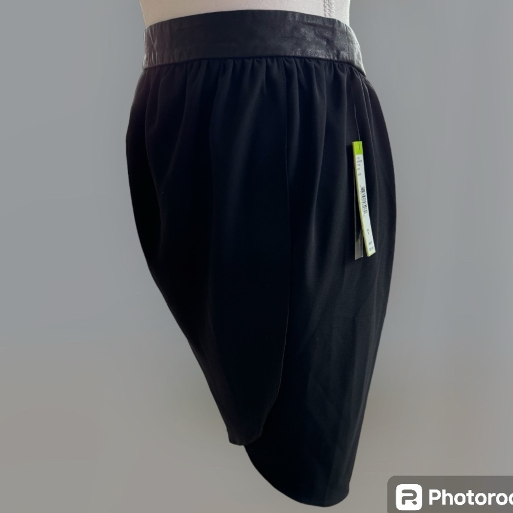 NWT Alice + Olivia Leather Trim Silk Skirt Sz 4 Asymmetrical Classic - Picture 7 of 8